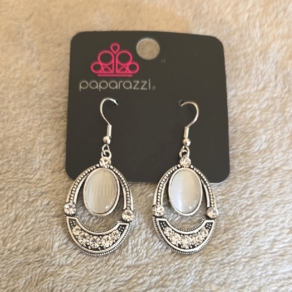 paparazzi Jewelry - #071 Paparazzi Silver and White Dangle Earrings